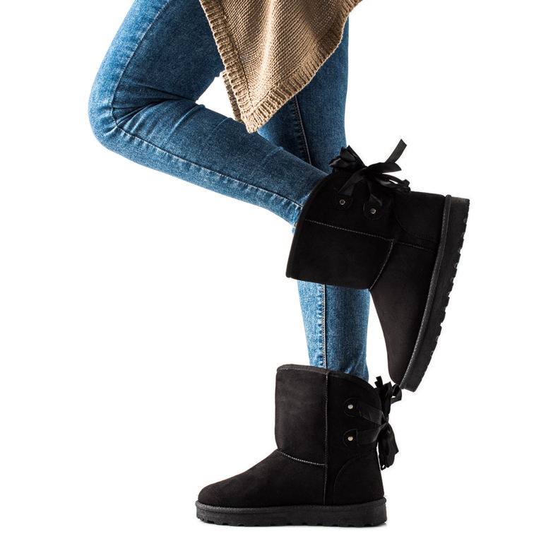 TRENDI Mukluki jousella musta