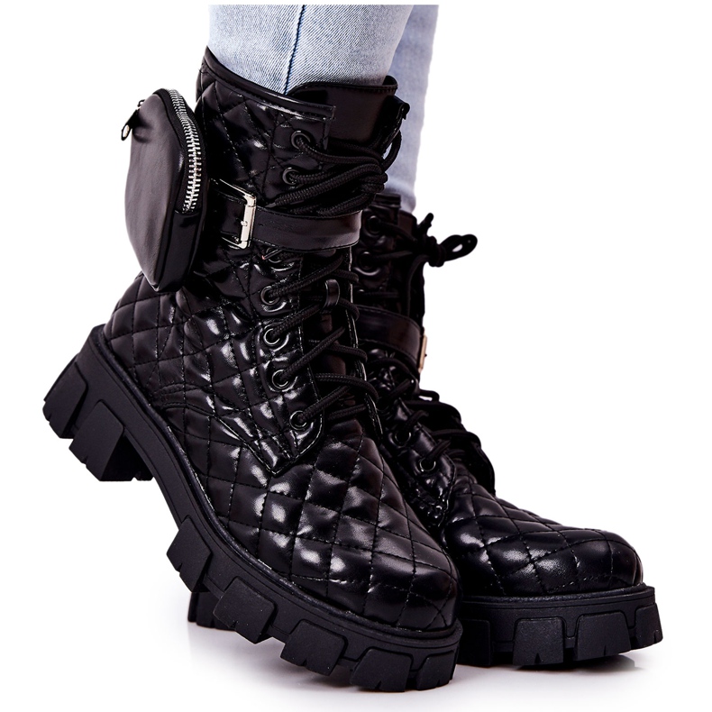 PG2 Tikatut mustat Maureen-saappaat postiin