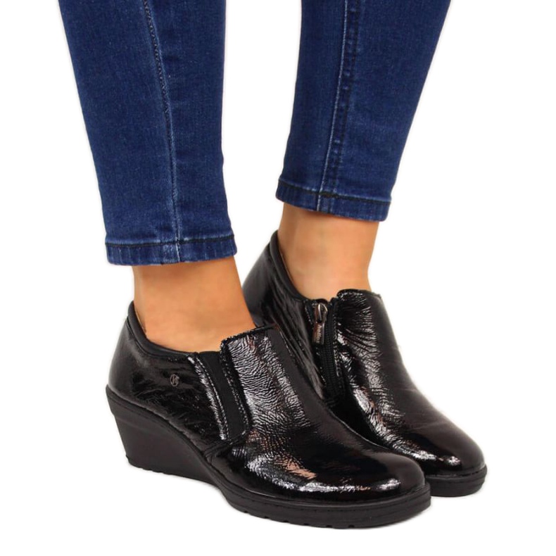 Lakatut nahkakengät Helios W 389 mustat