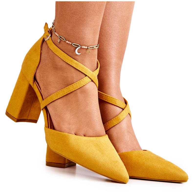 PS1 Naisten pumppuja kantapäässä Spitzin keltaisessa tulevaisuus keltainen