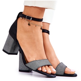 PA2 Nahkasandaalit baarissa Musta ja hopea Lorene