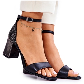 PA2 Nahkasandaalit mustalla Lorene-palkissa