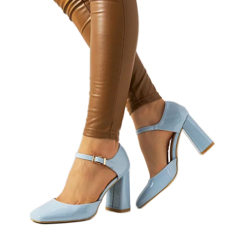 Siniset pumput Clement-postissa sininen