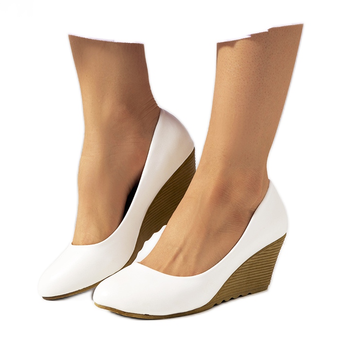 Valkoiset pumput Unies-kiilassa valkoinen ekru