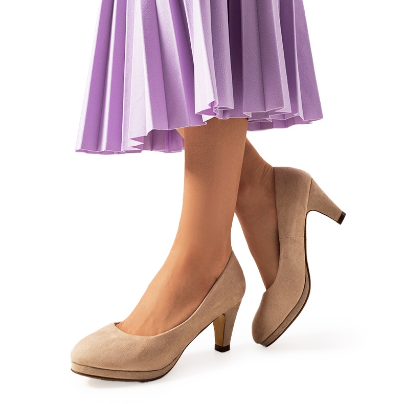 Beige Alves naisten pumput