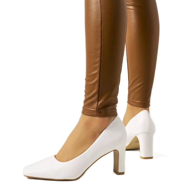 Naisten valkoiset Graves-pumput valkoinen ekru