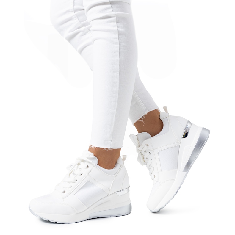 Valkoiset lenkkarit Lockett Wedgessä valkoinen hopea