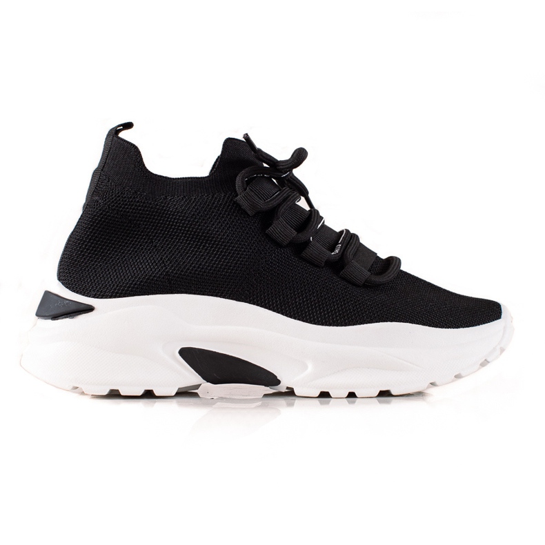 TRENDI Sidotut tennarit alustalla musta