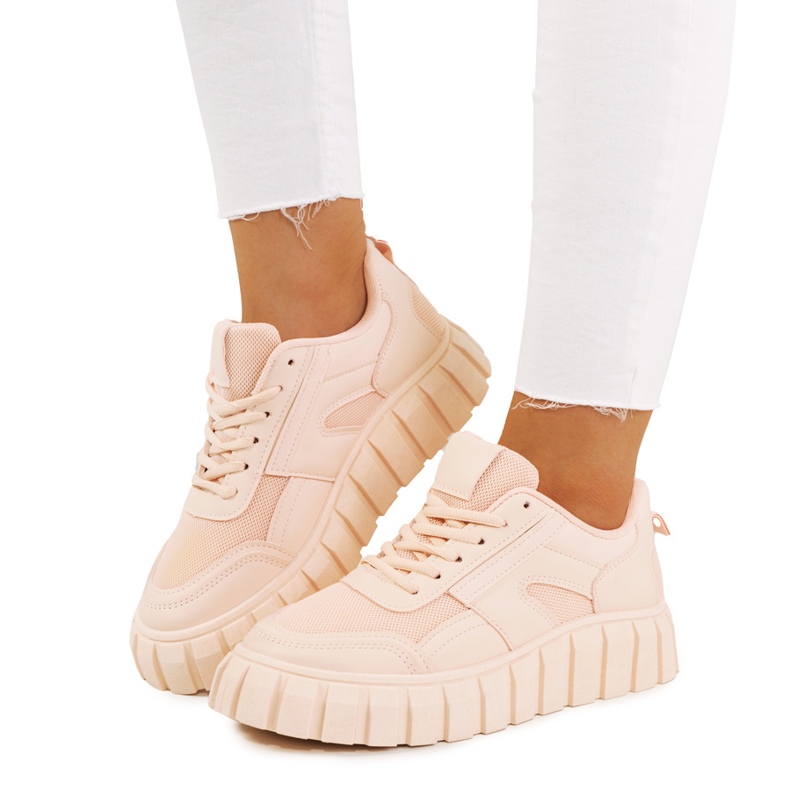 Vaaleanpunaiset lenkkarit korkealla Morico-pohjalla vaaleanpunainen