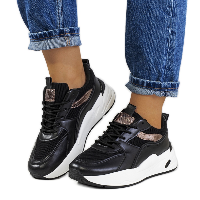 Mustat Nazaria urheilukengät kultainen