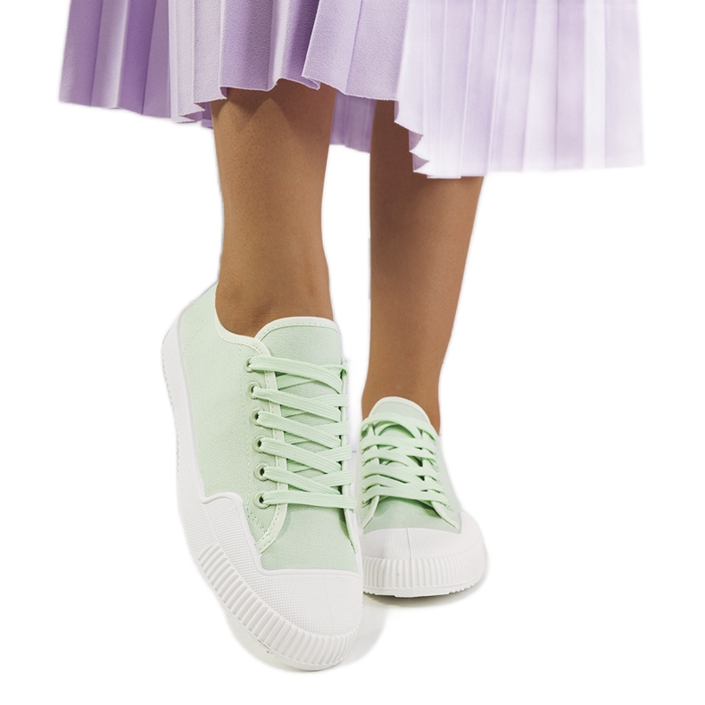 Vihreät naisten lenkkarit Rivasilta