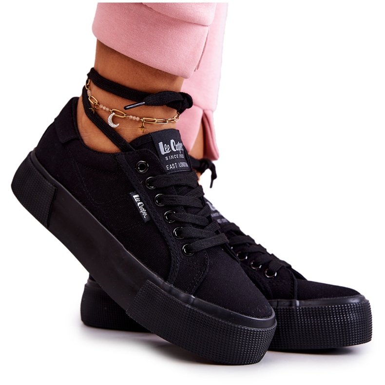 Mustat Lee Cooper LCW-22-31-0885L Mustat tennarit