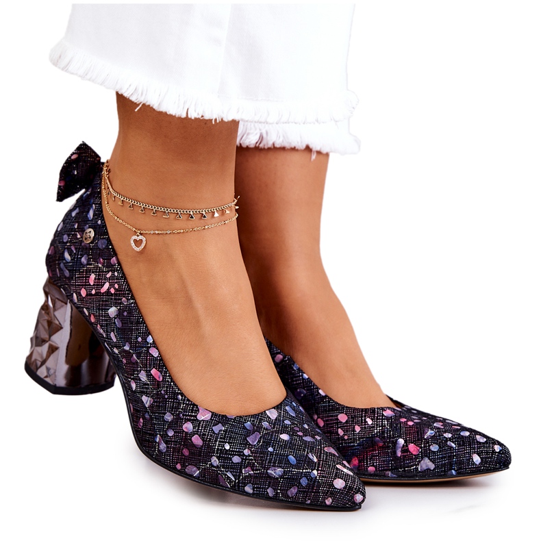 Nahkapumput baarissa Maciejka 05334-15 laivastonsininen vaaleanpunainen monivärinen