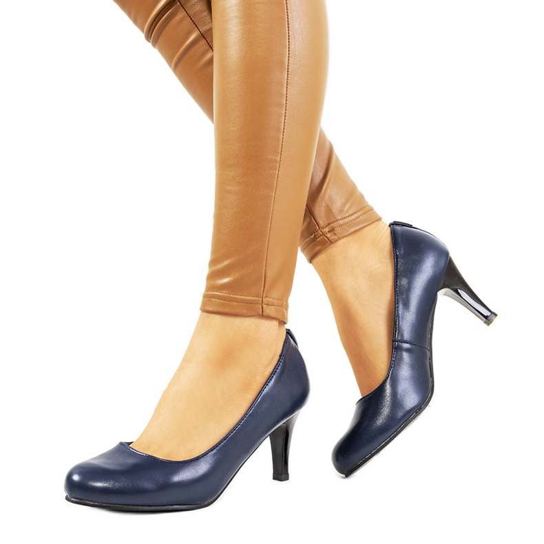 Tummansiniset pumput Zamoran postissa sininen