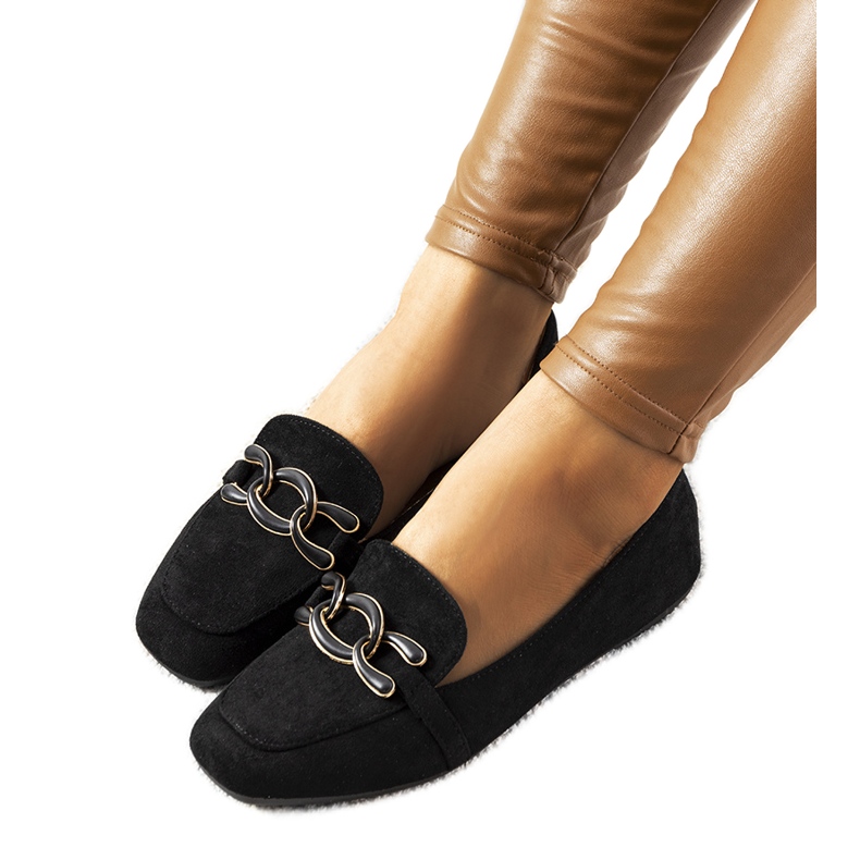 Hattien mustat loaferit neliömäisellä kärjellä