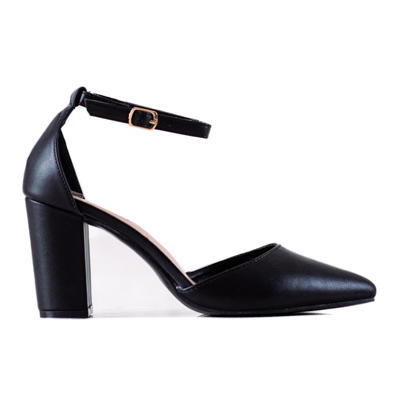 Seastar Mustat pumput soljella