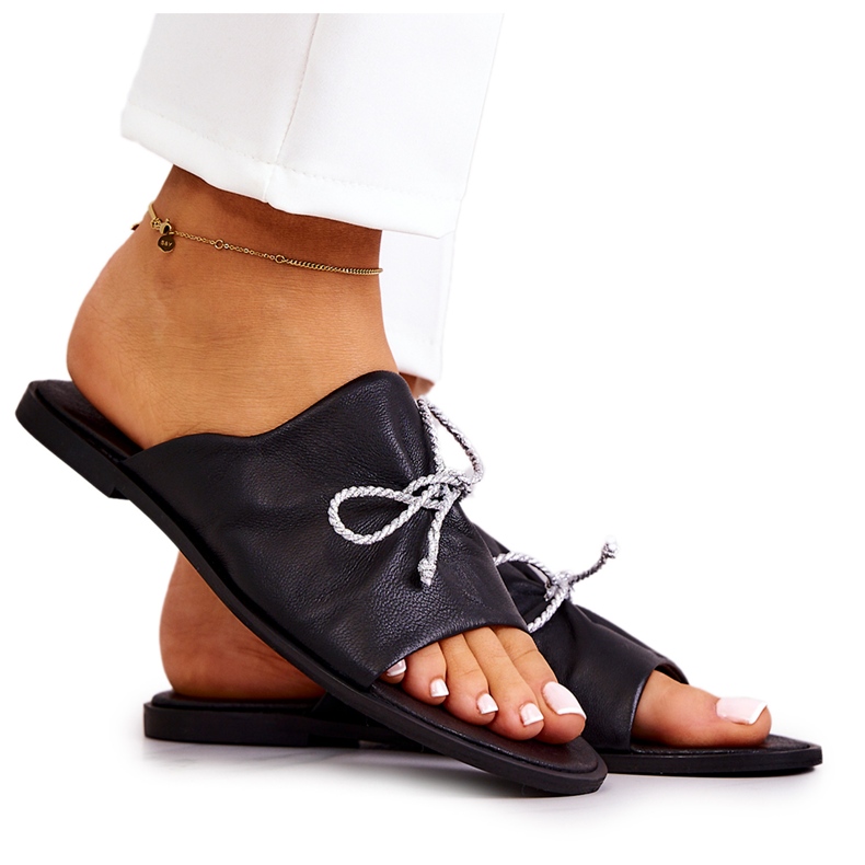 Naisten nahkaiset tossut Nicole 2659/001 musta