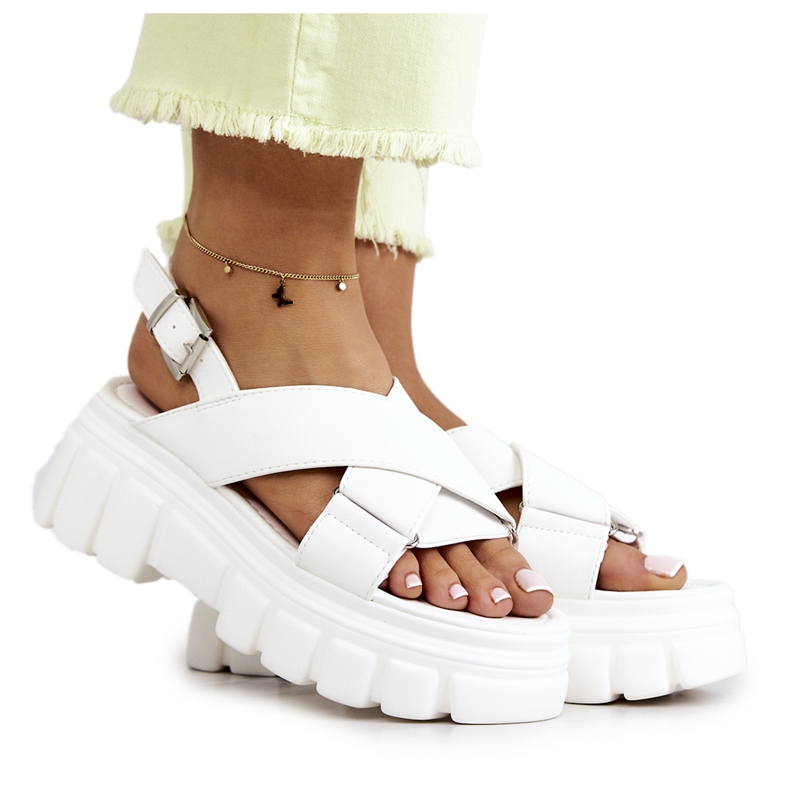 PE1 Nahkasandaalit alustalla Valkoinen Betti