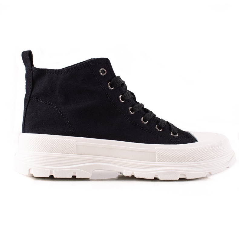 TRENDI Mukavat tennarit alustalla musta