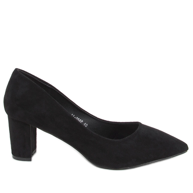 Pumput Durga Black -tolppaan musta