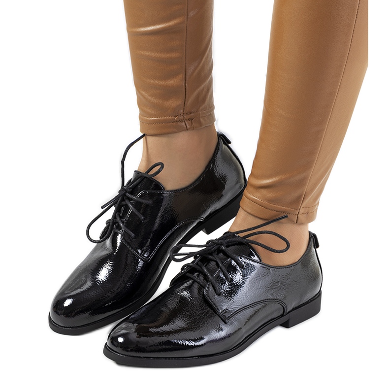 Mustaksi lakatut Gardi naisten kengät