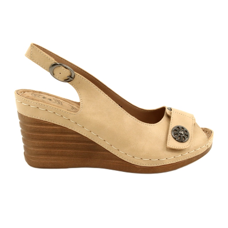 Naisten kiilan sandaalit, joissa on sisustus Evento 22SD98-4544 BEIGE