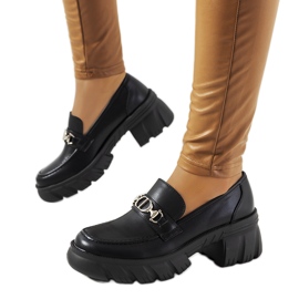 Mustat mokasiinit paksulla Brant-pohjalla