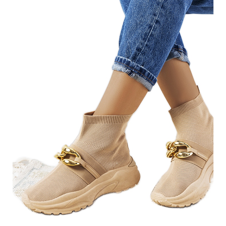 Ruskeat korkeat lenkkarit