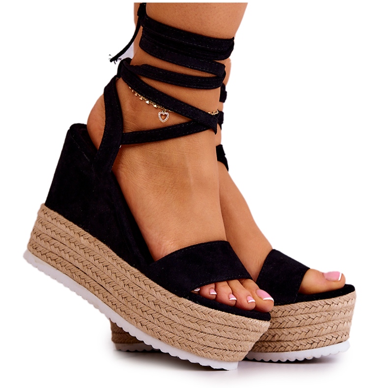 FW1 Kevyet, solmitut mustat sandaalit kiilakorkossa Marriett