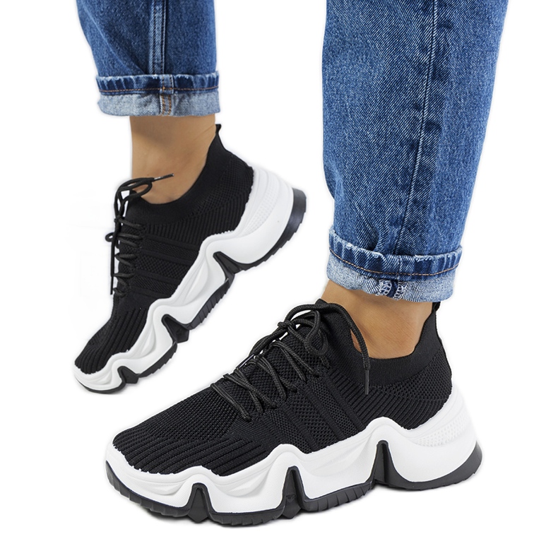 Thornberin mustat urheilulenkkarit