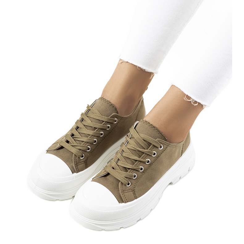 Vihreät tennarit paksulla Prenzel-pohjalla