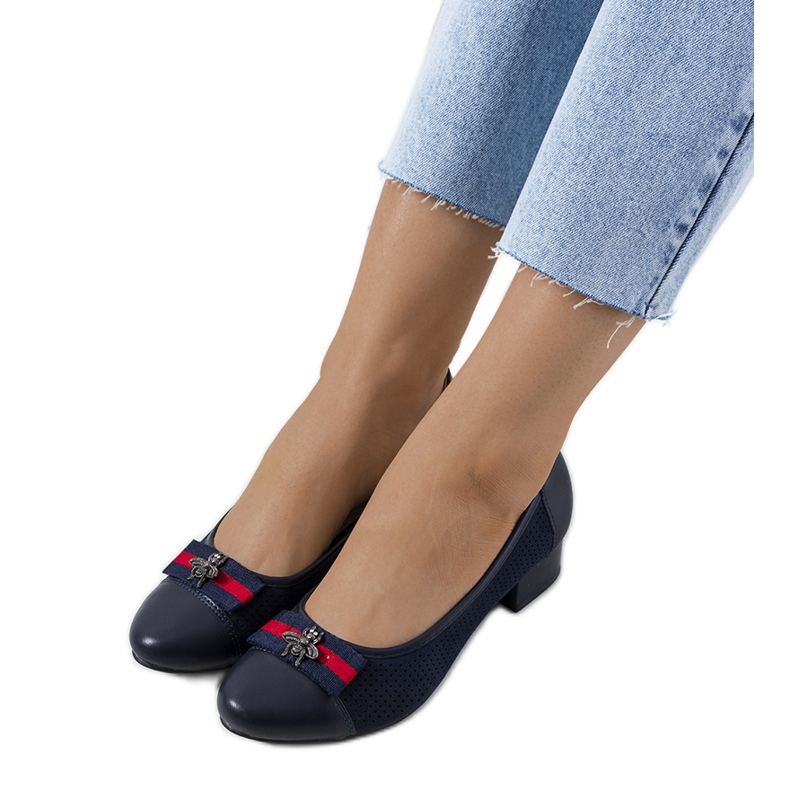 Seema laivastonsiniset harjakattoiset pumput sininen