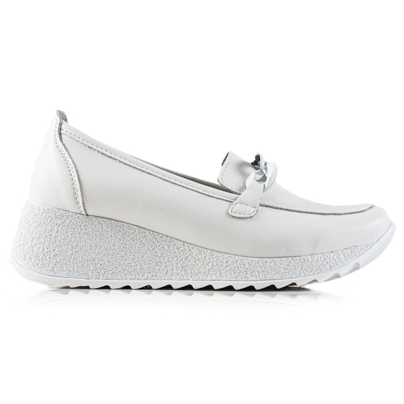 Filippo Nahka murtuu alustalla valkoinen