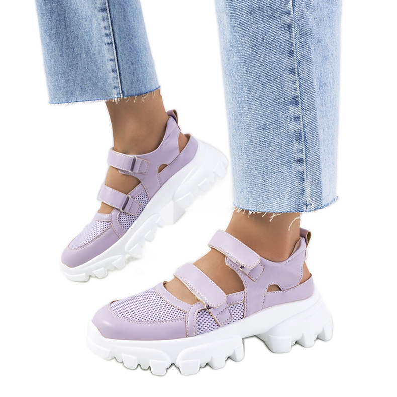 Djursin violetit lenkkarit traktoripohjalla violetti