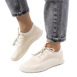 Bertensin beigenväriset urheilulenkkarit