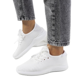 Amine valkoiset urheilulenkkarit valkoinen