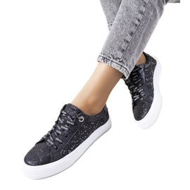 Mustat kiiltävät Kramer lenkkarit