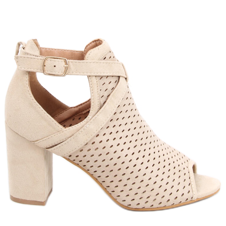 Harjatut sandaalit Barika Beige -postissa