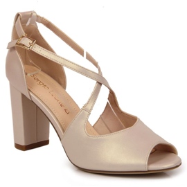 Sandaalit helmiäispylväässä Sergio Leone W SK210D beige