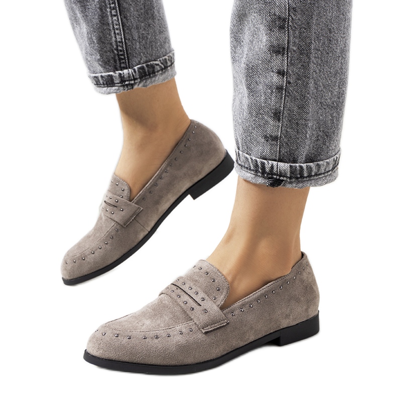 Harmaat nahkakengät Ishana-nastoilla