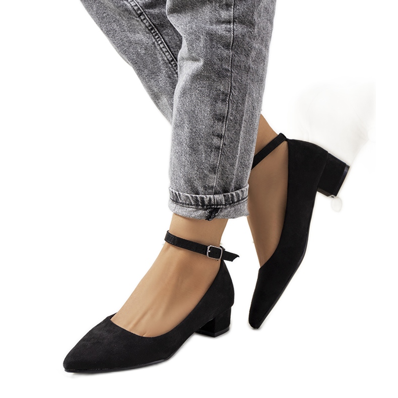 Mustat pumput Samira-pilarissa