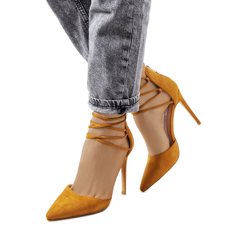 Ruskeat nahkakorkokengät Glover-hihnalla