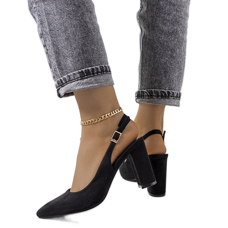 Leestin mustat avokorkopumput