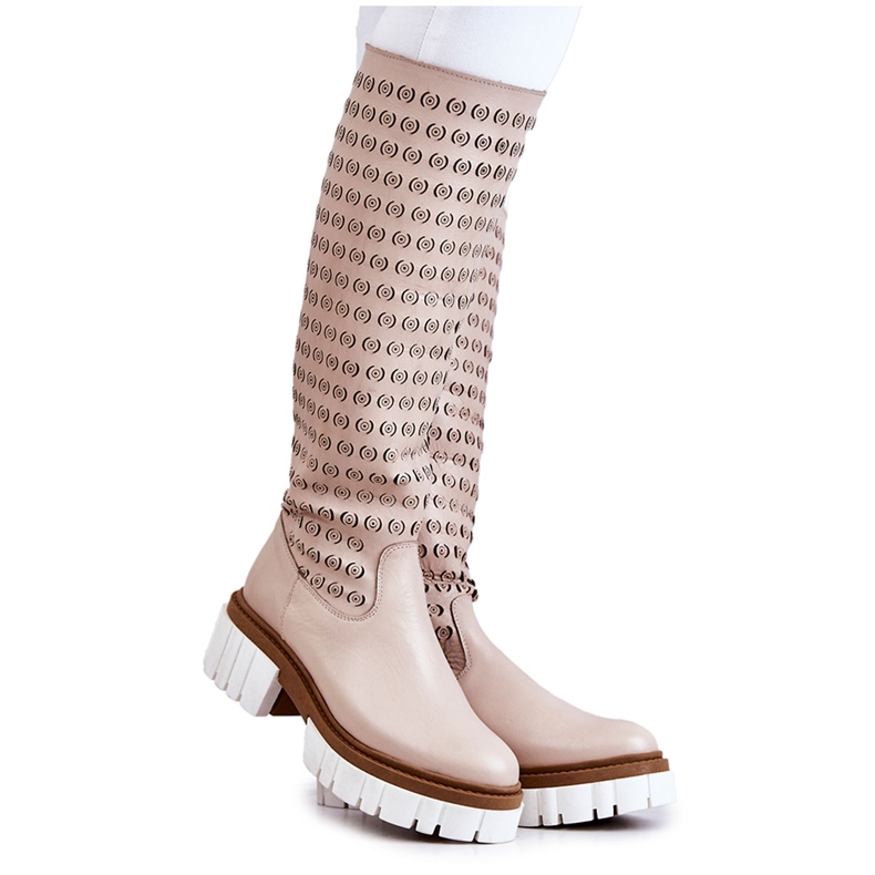 Harjakatkoiset nahkasaappaat beigellä Lativia vetoketjulla