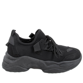 Feria Black lenkkarit musta