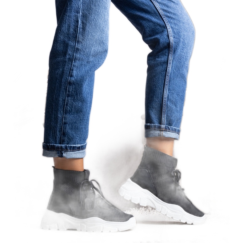 Frahmin mustat sukat