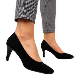 Mustat Sergio Leonen mokkanahkapumput