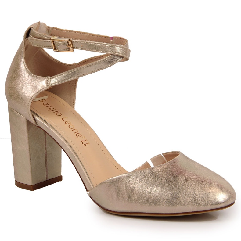 Sergio Leonen naisten sandaalit kultapylväässä kultainen