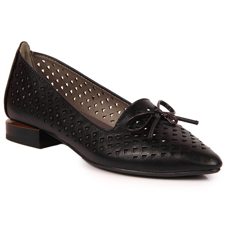 Naisten harjakattoiset, terävät, mustat Jezzi-kengät