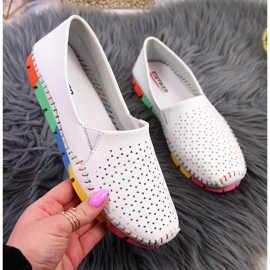 Mukavat valkoiset Artiker-nahkaiset naisten kengät